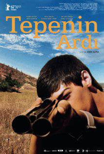 TEPENIN ARDI (2011) izle